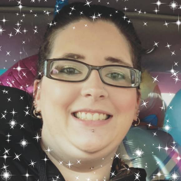 Meet your Posher, Larissa - Picture 1 of 1